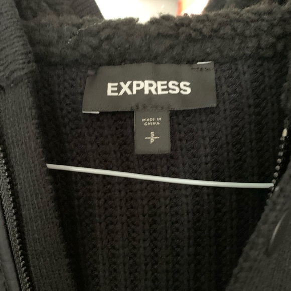 Express Sweater Hoodie - Picture 4 of 9